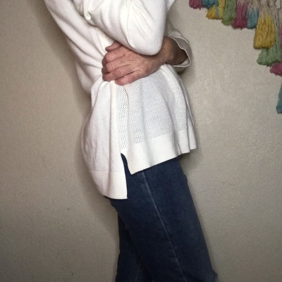 🦢Soft cream colored cowl neck sweater - Picture 5 of 8